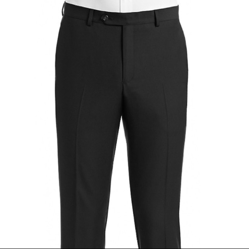 1670  Modele NWT  Men’s  Size 33 X 30
Slim Fit Black Suit Pants